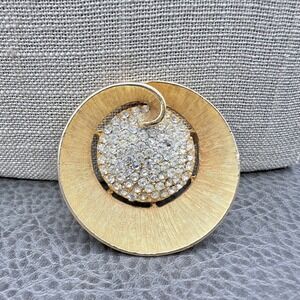 Vintage LISNER Brooch Pin Gold‎ Tone Rhinestone